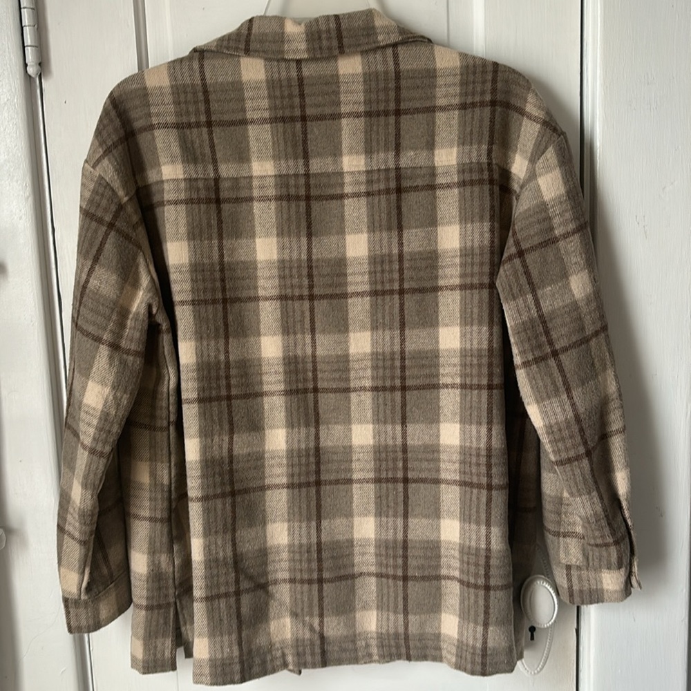 shacket - Picture 2 of 2